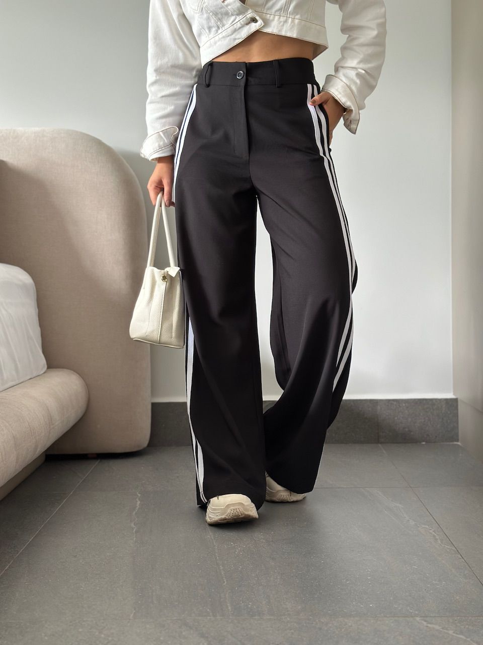 CALÇA KATHERINE LISTRAS PRETA