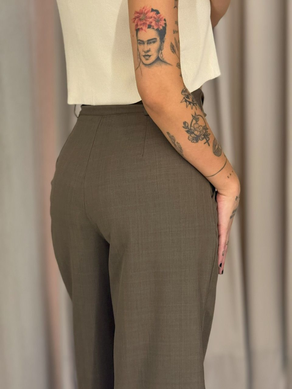 CALÇA EUNICE PANTALONA OLIVA