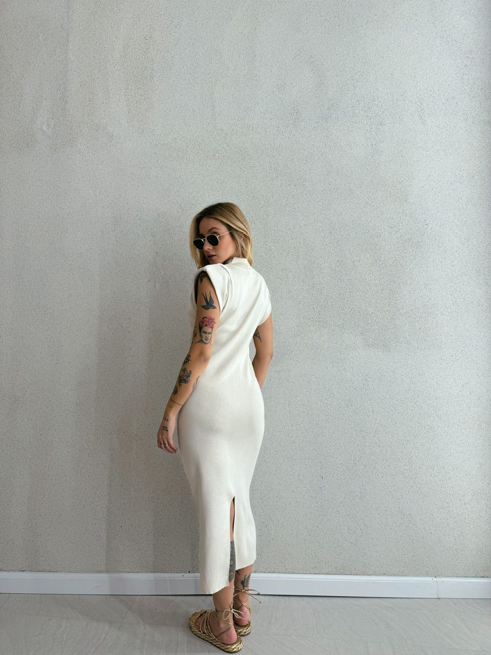 VESTIDO MUSCLE MIDI Palha