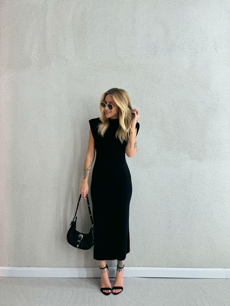 VESTIDO MUSCLE MIDI preto
