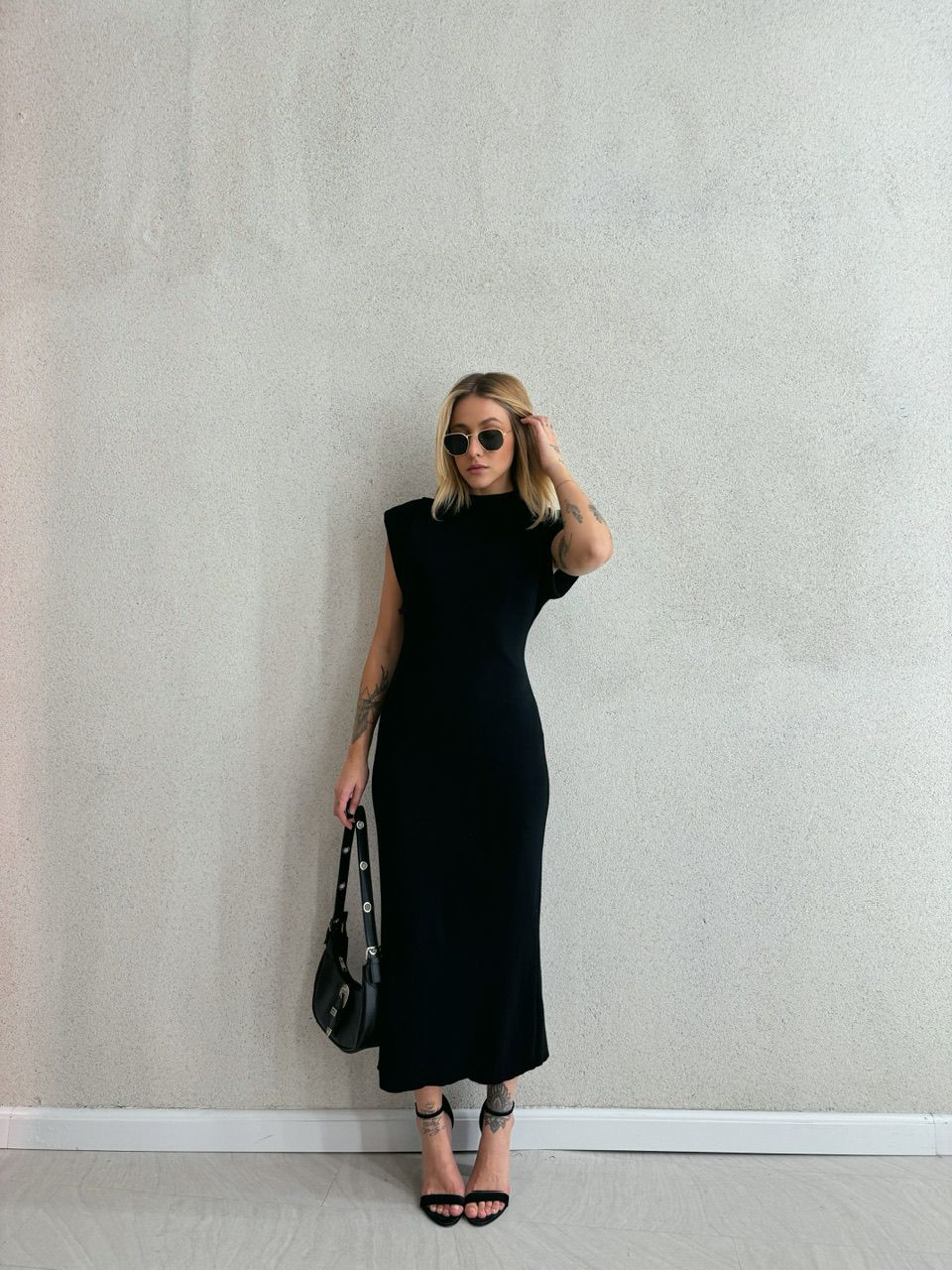 VESTIDO MUSCLE MIDI preto