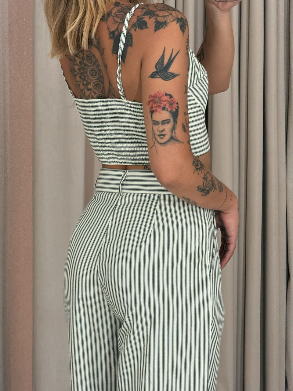 CONJUNTO DANI CALÇA LISTRAS PRETO