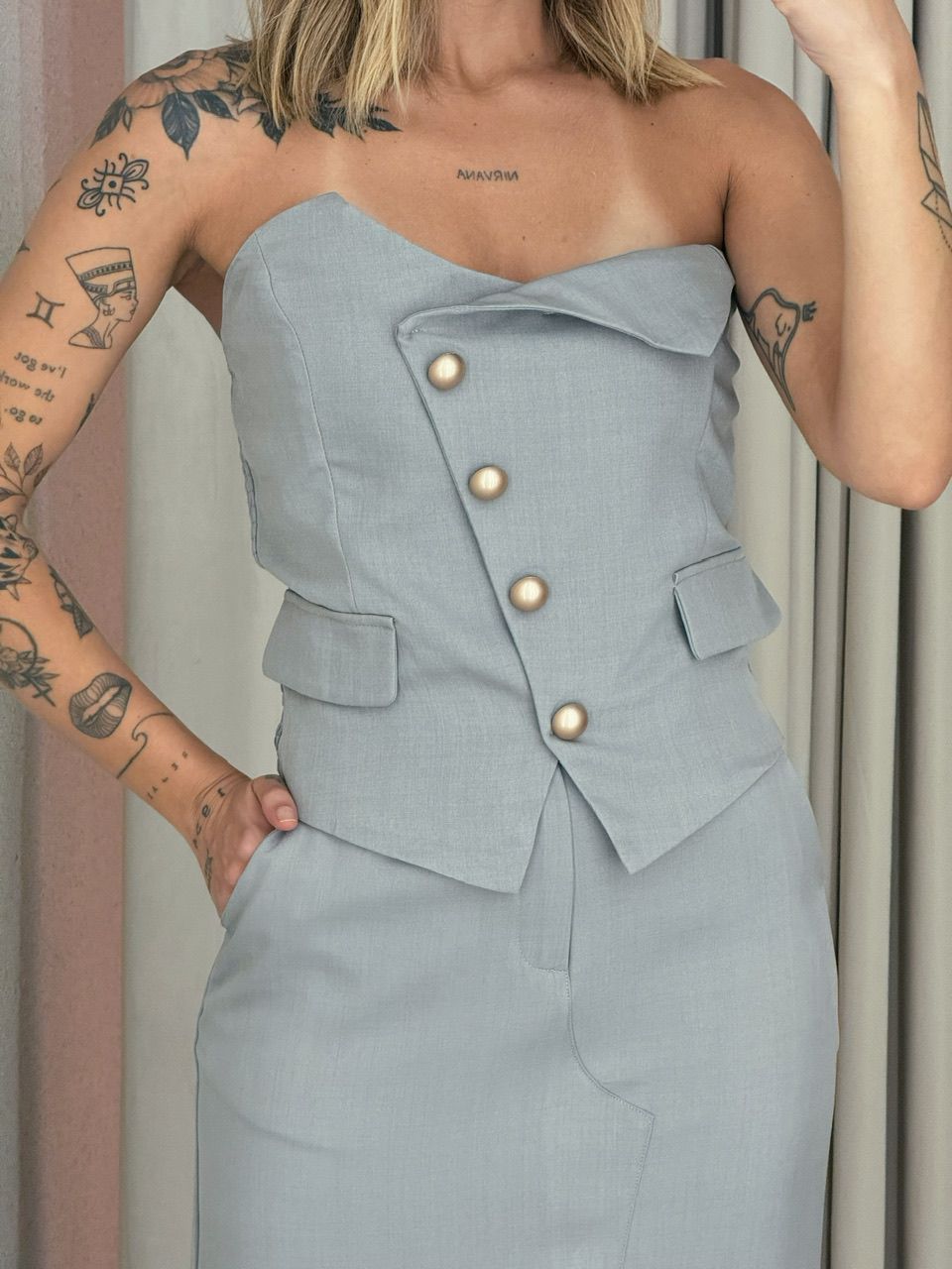 CONJUNTO POLIANE SAIA CROPPED CINZA