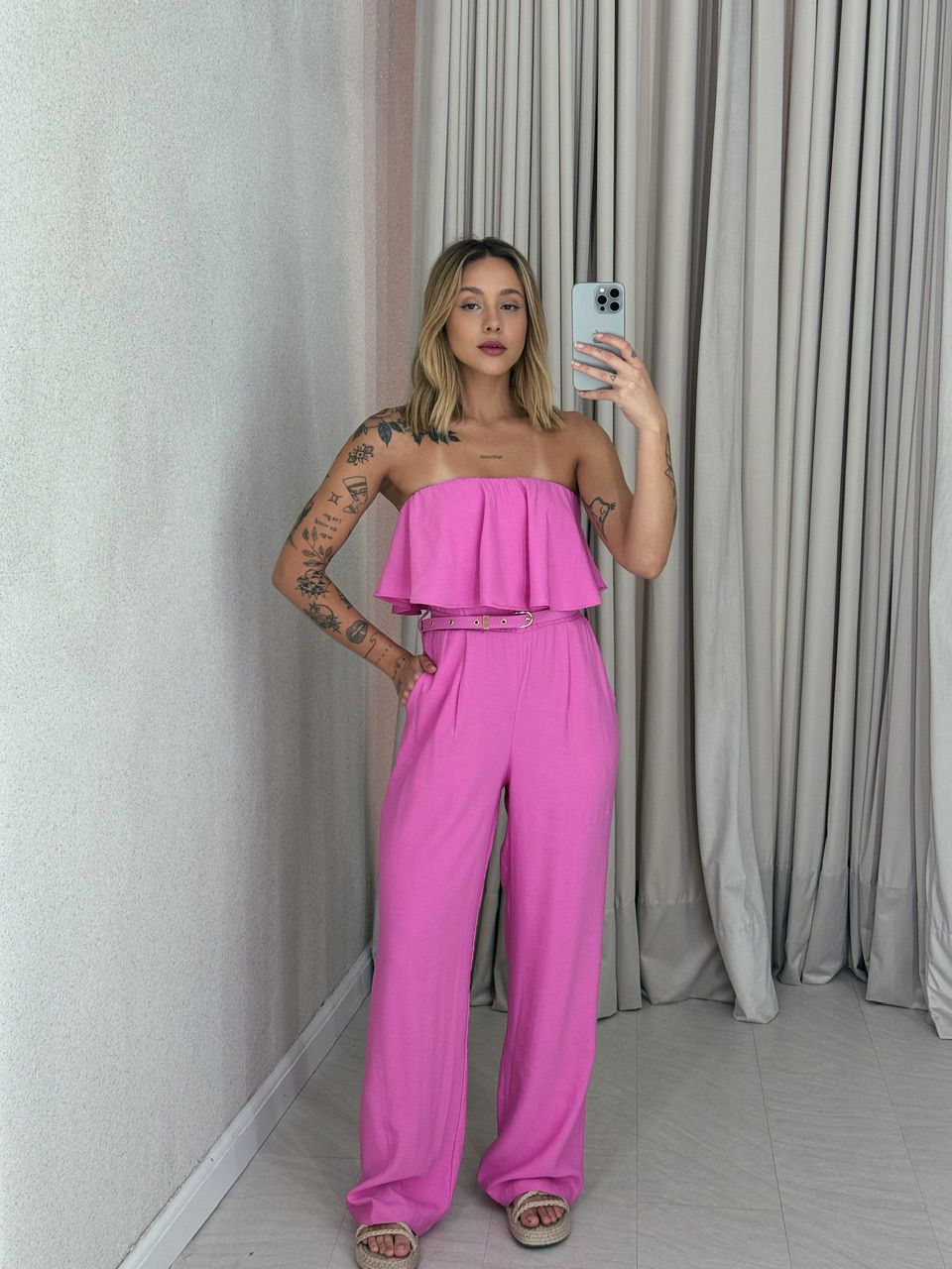  MACACÃO CECILIA. TOMARA QUE CAIA ROSA - 005629003... - CAROLLA FERRARO