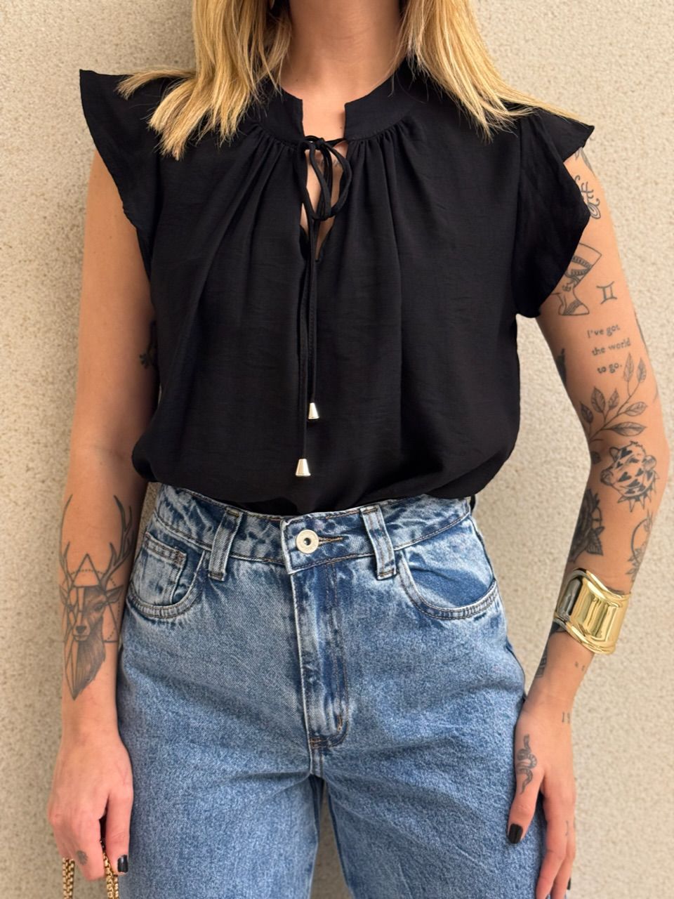 BLUSA IVY GOLA PRETA