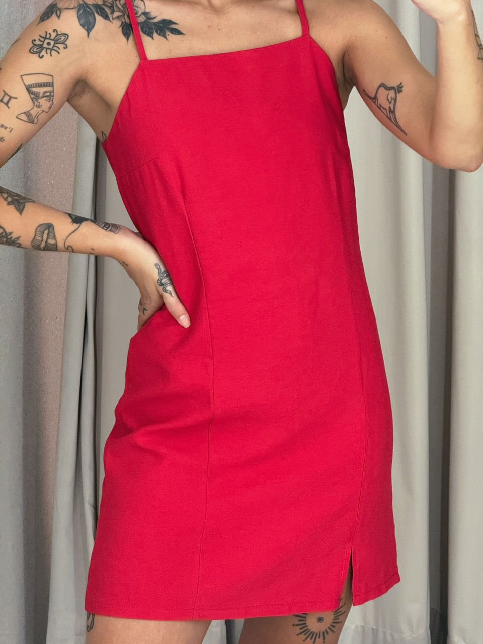 VESTIDO LEONORA CURTO VERMELHO