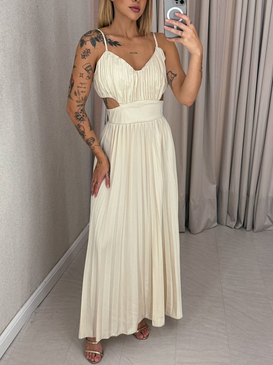 VESTIDO ZARA PLISSADO MARFIM