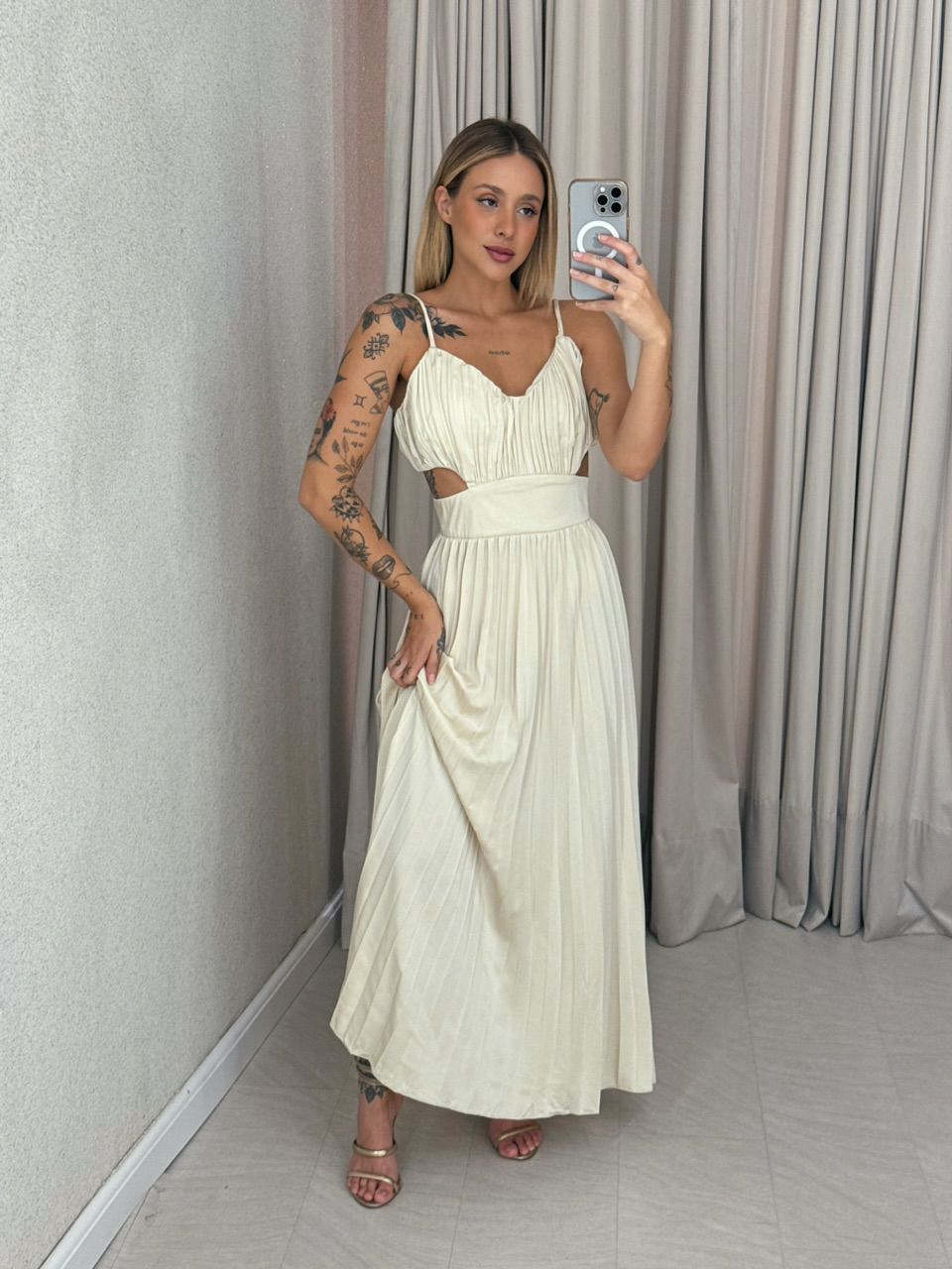 VESTIDO ZARA PLISSADO MARFIM