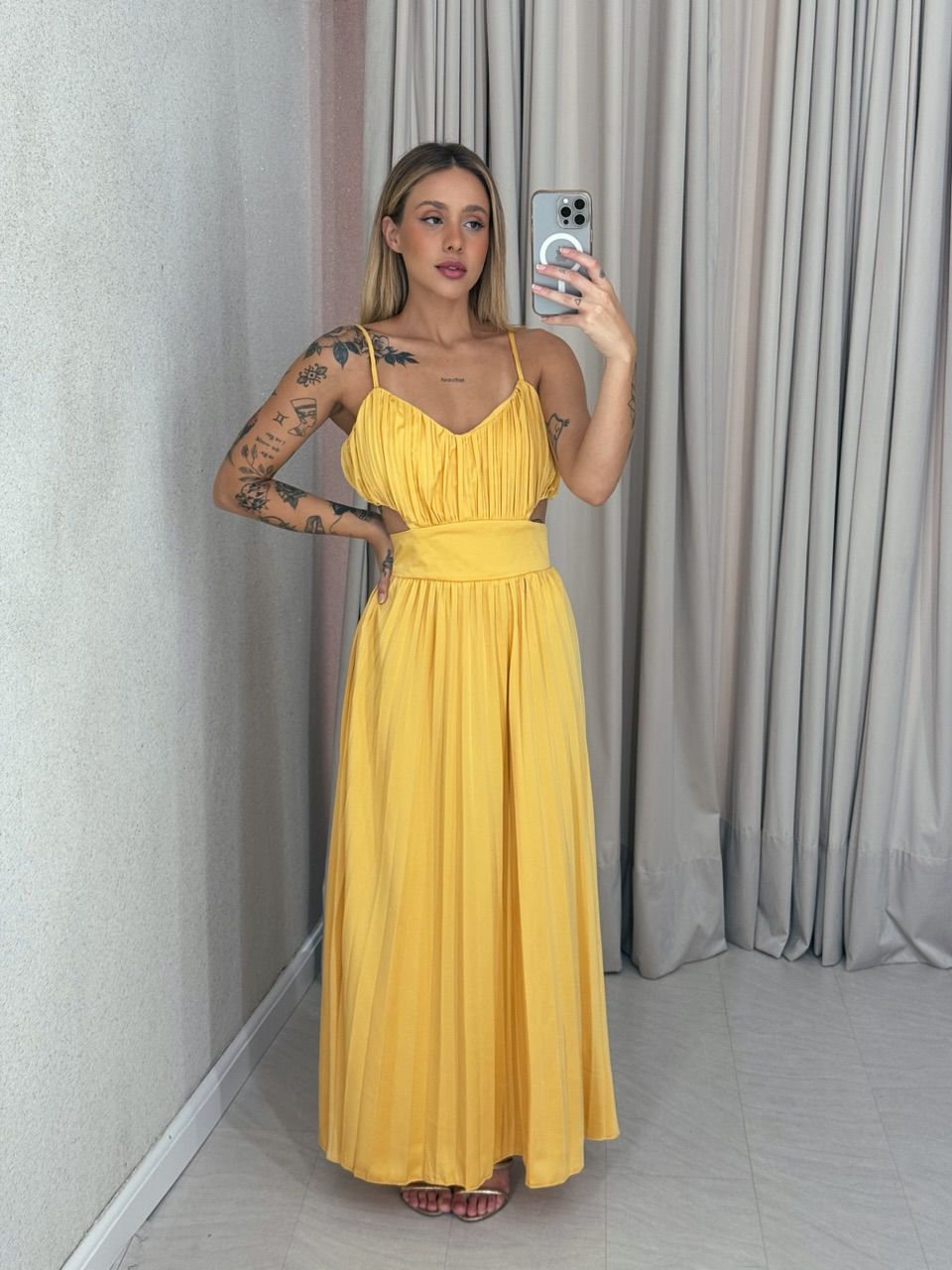 VESTIDO ZARA PLISSADO MOSTARDA