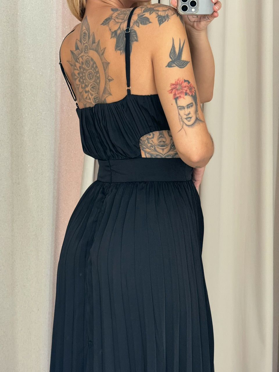 VESTIDO ZARA PLISSADO PRETO