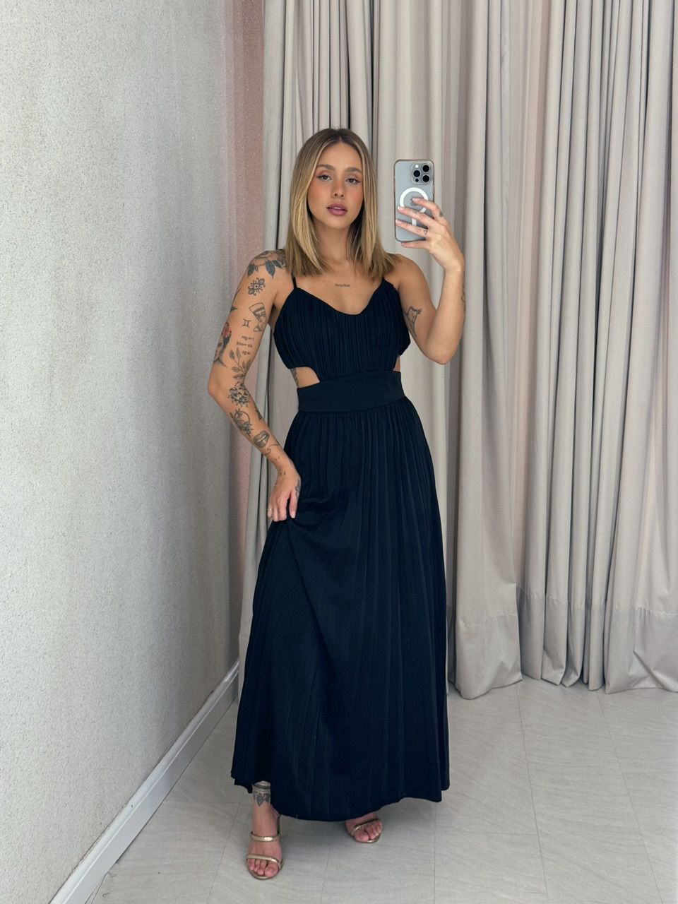 VESTIDO ZARA PLISSADO PRETO - 0059320032 - CAROLLA FERRARO