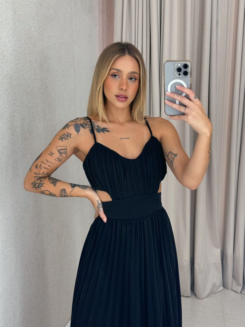 VESTIDO ZARA PLISSADO PRETO