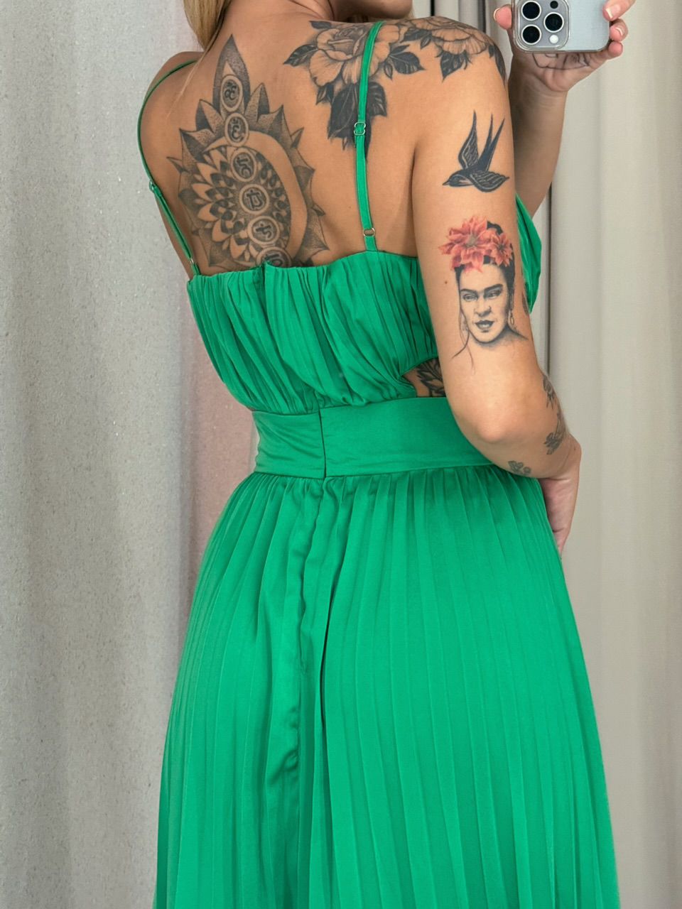 VESTIDO ZARA PLISSADO VERDE