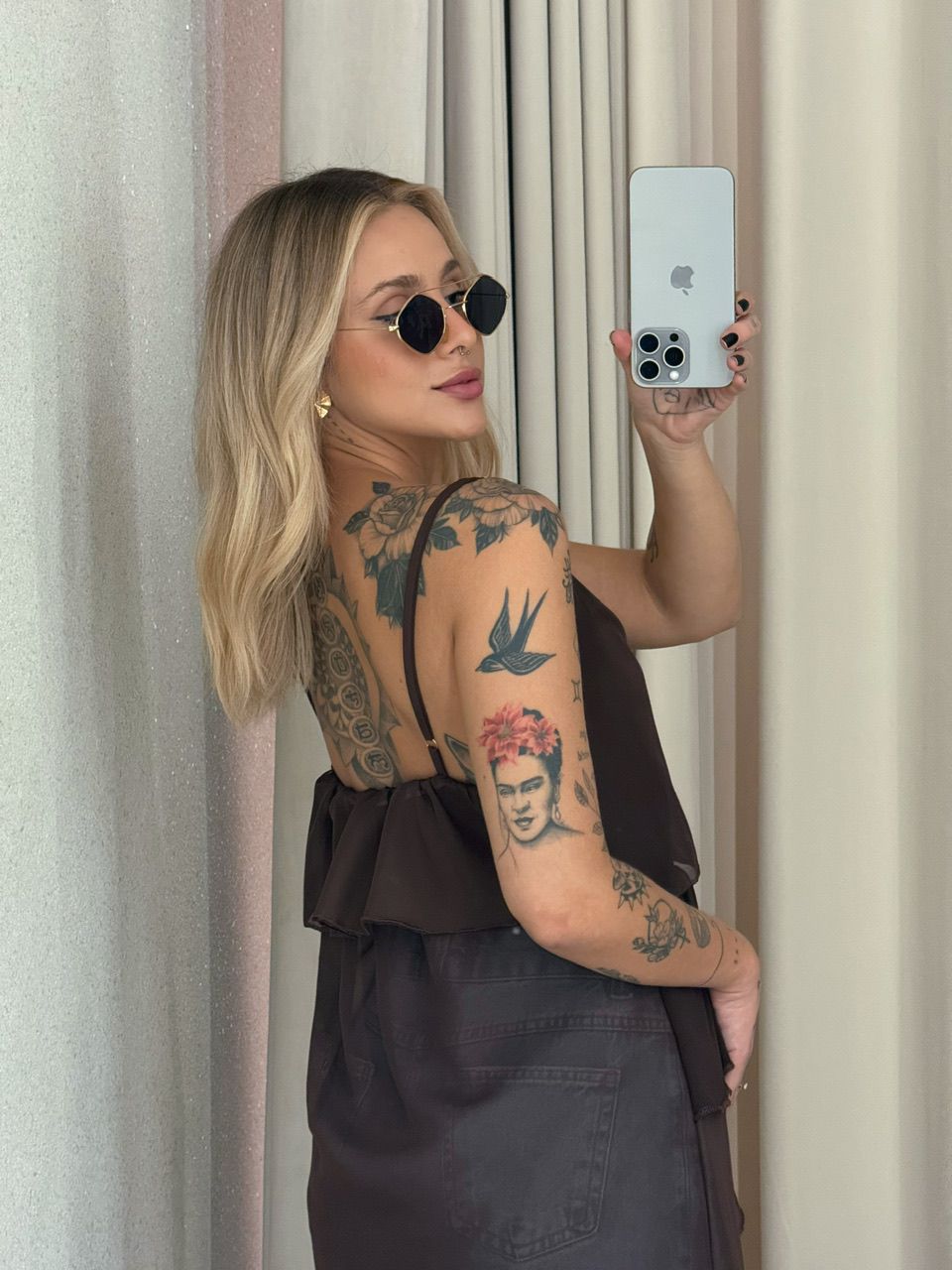 BLUSA JULIETA BABADOS MARROM