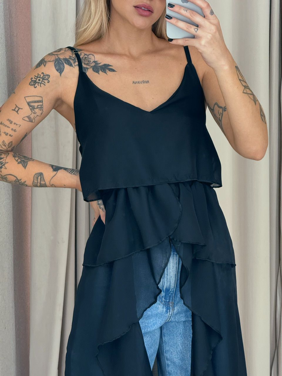 BLUSA JULIETA BABADOS PRETO