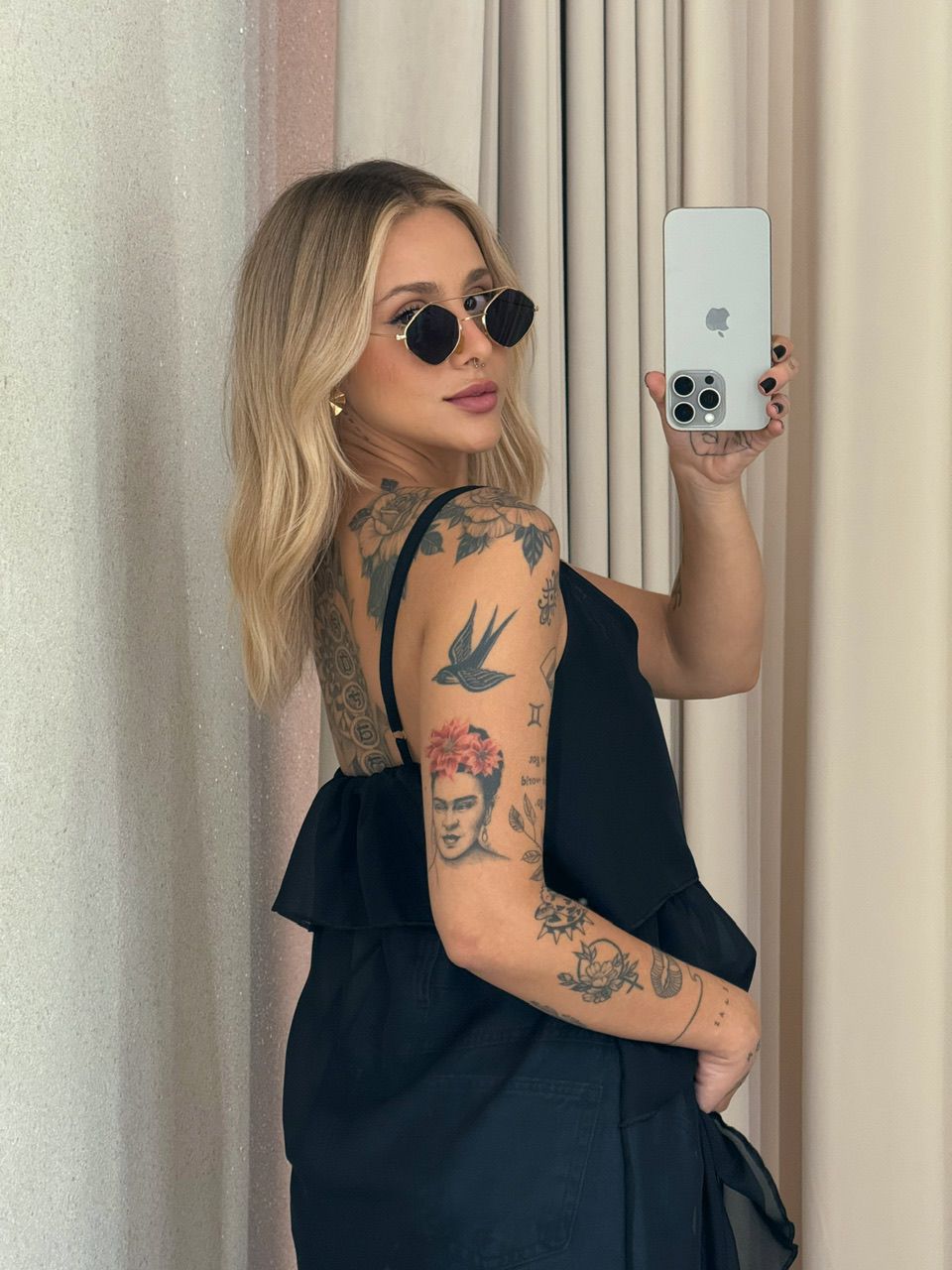 BLUSA JULIETA BABADOS PRETO