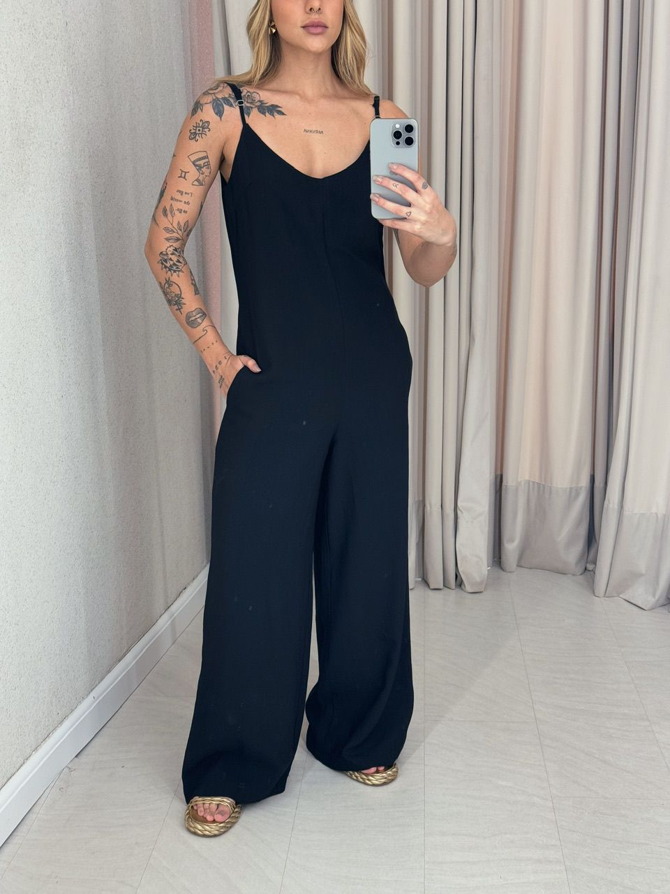 MACACÃO ANA BEATRIZ ALÇA preto