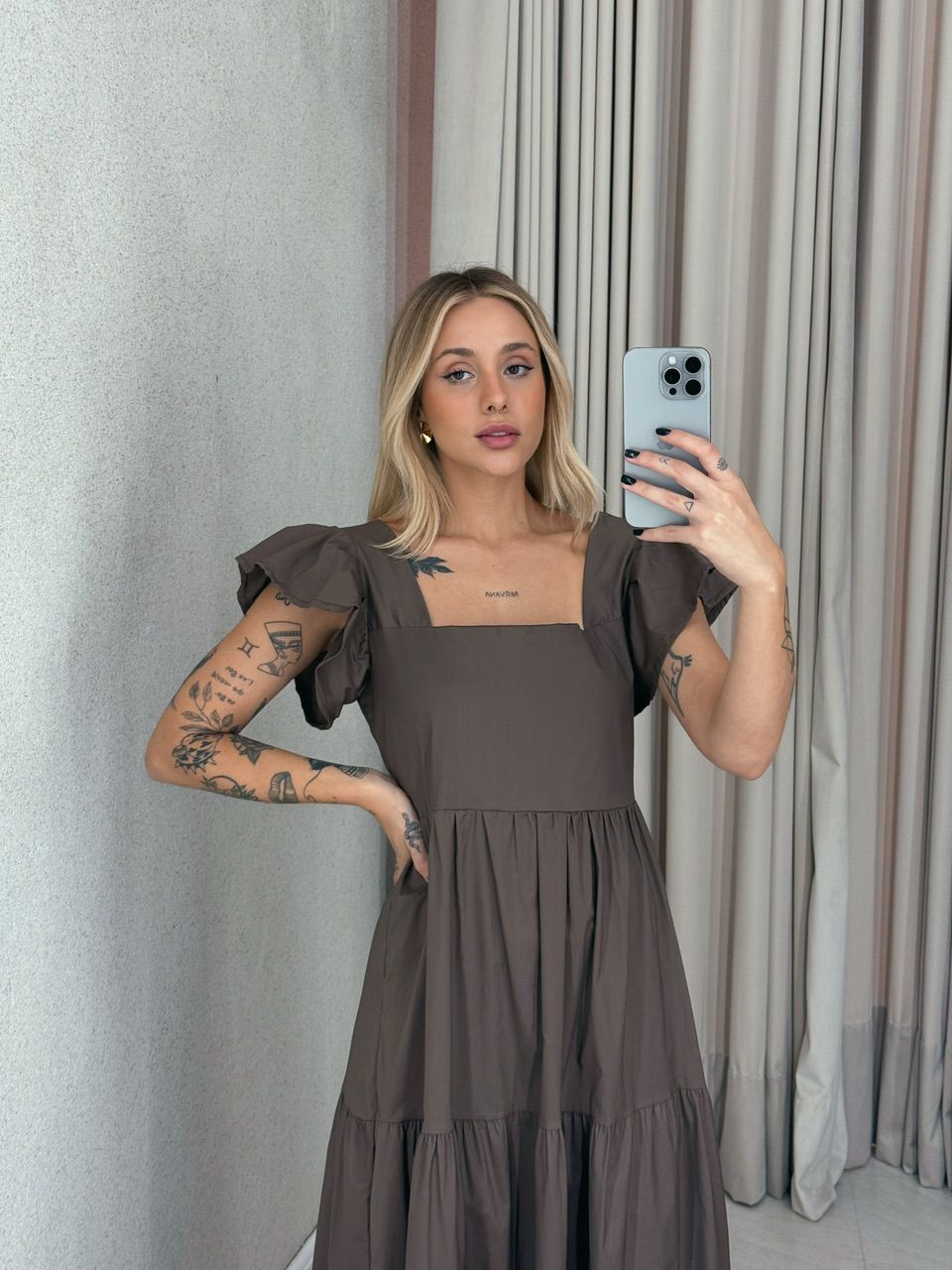 VESTIDO VILMA BABADOS MARROM