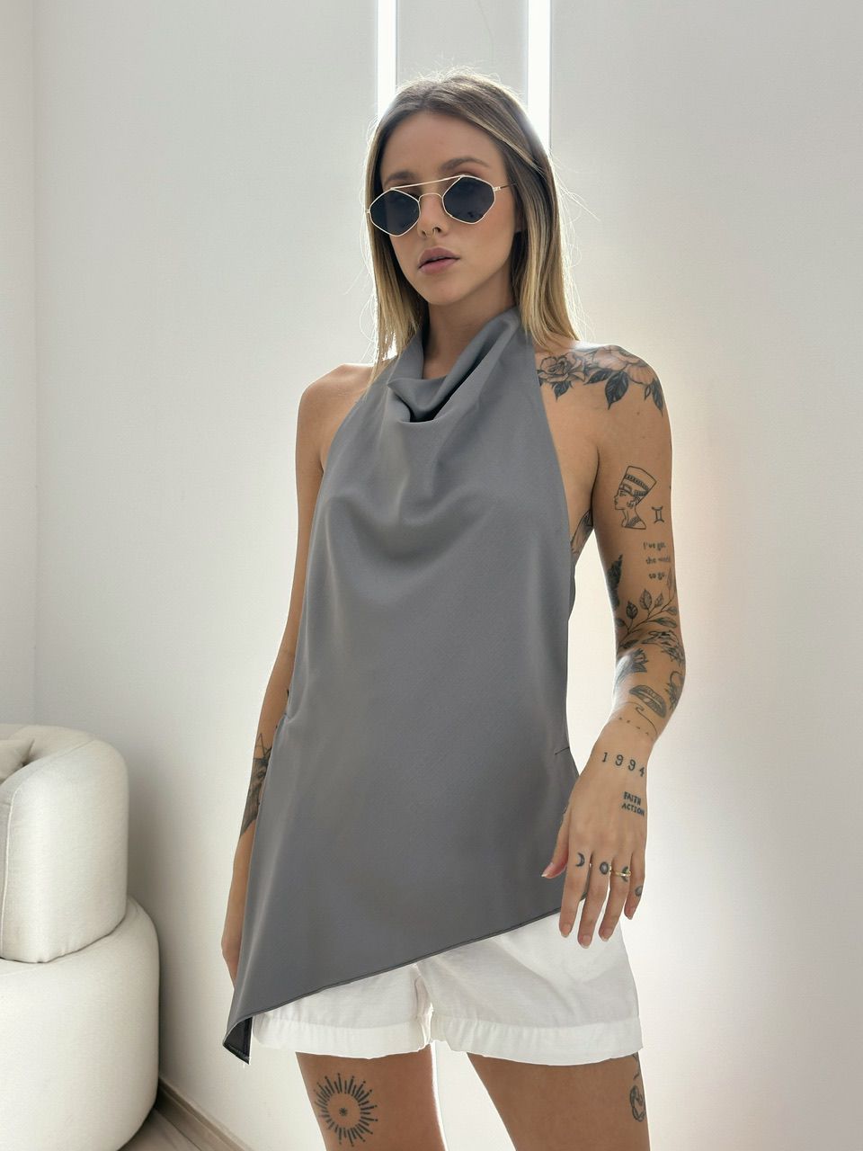 BLUSA FRENTE ÚNICA CINZA