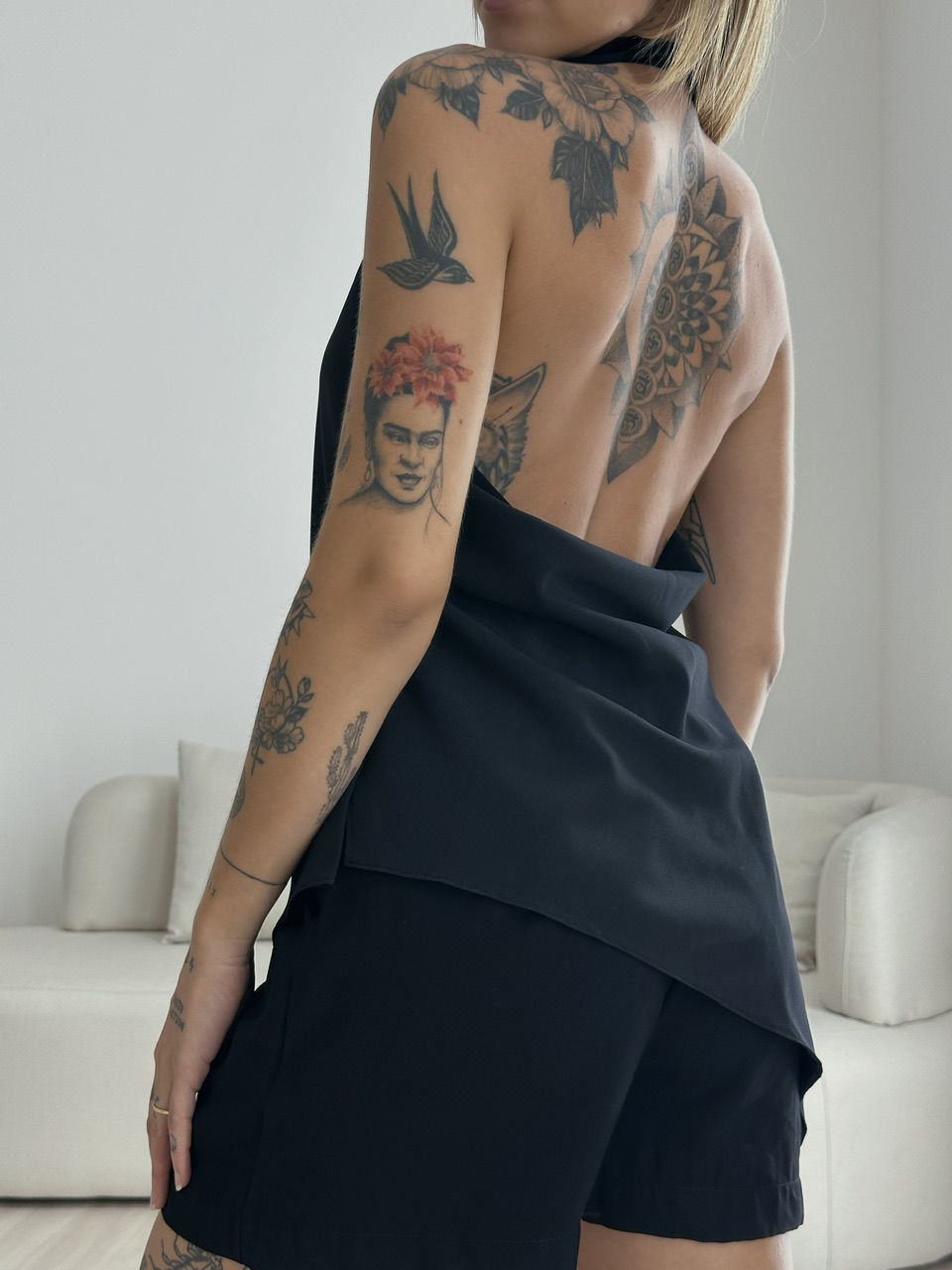 BLUSA FRENTE ÚNICA PRETA