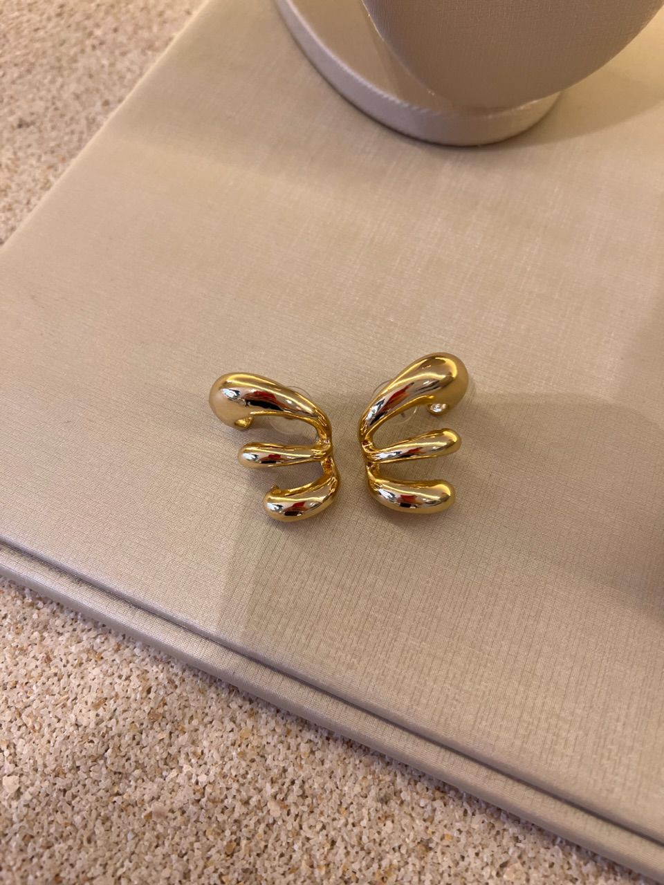 BRINCO MARIA DOURADO