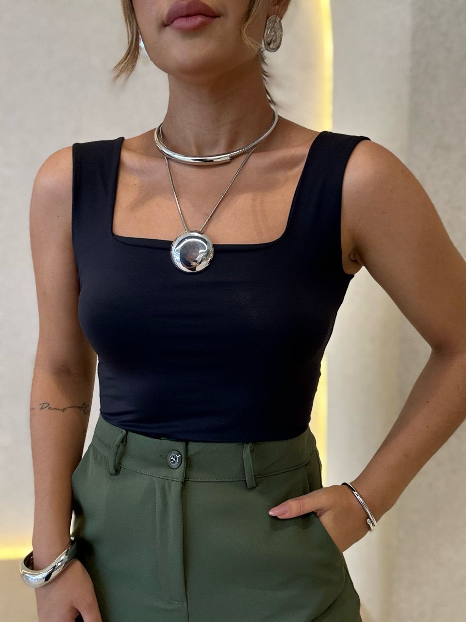 BLUSA DANIELA CAVADA PRETA