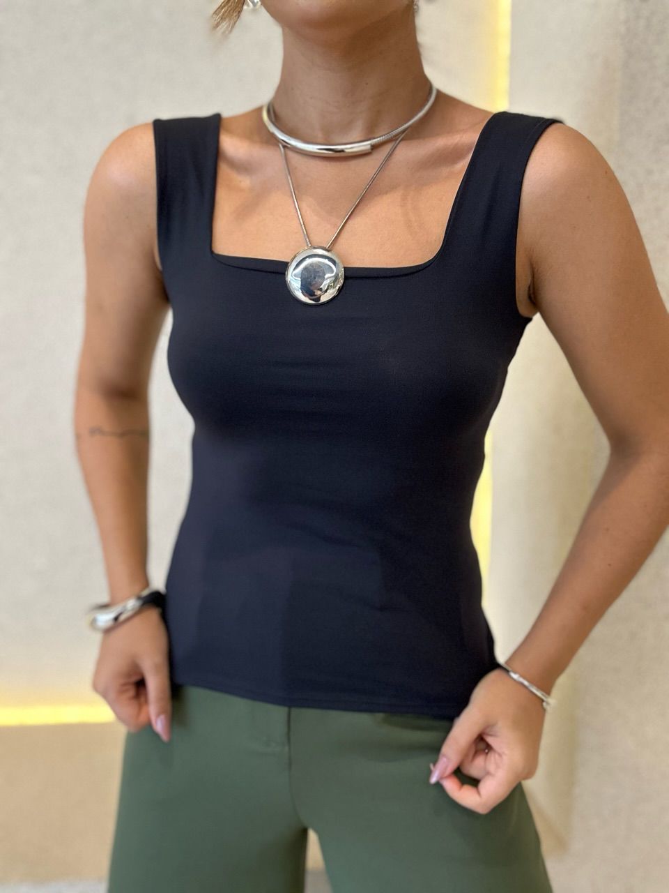 BLUSA DANIELA CAVADA PRETA