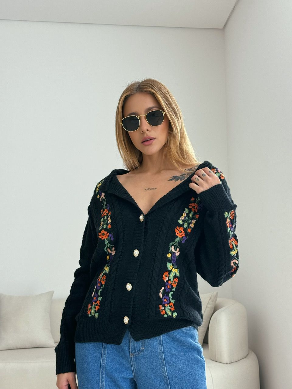 TRICOT DANIELE FLORAL PRETO