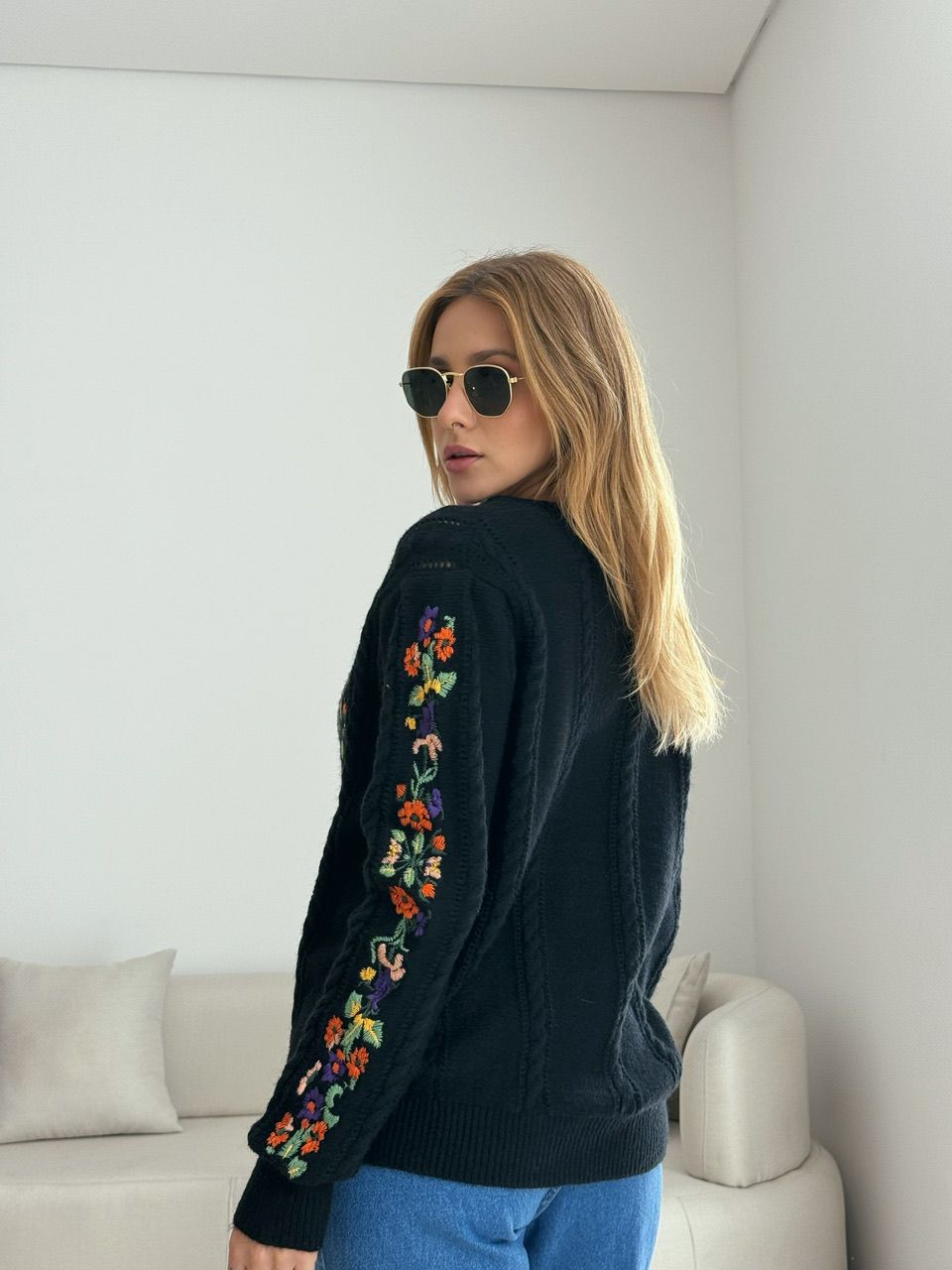TRICOT DANIELE FLORAL PRETO