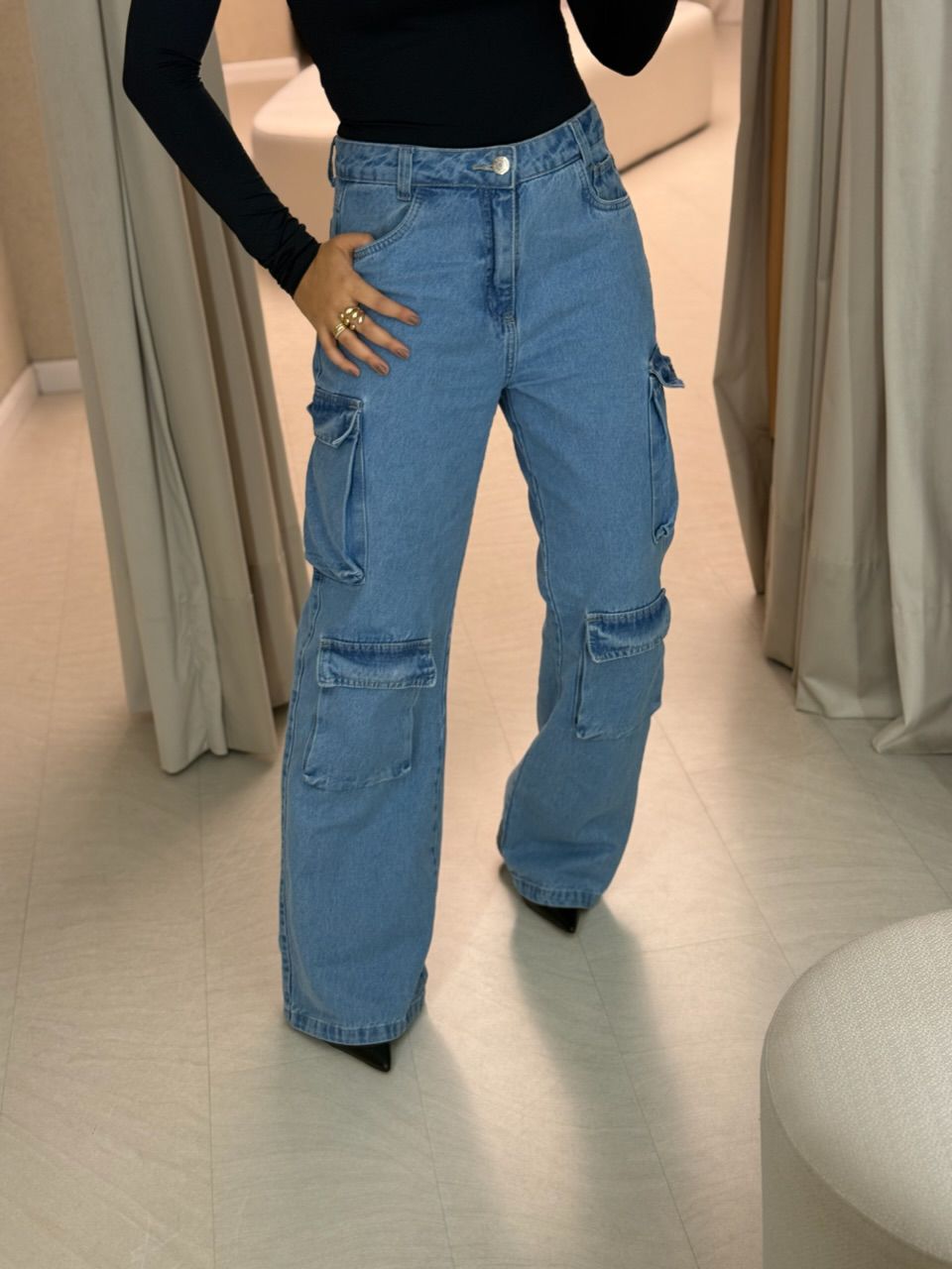 CALÇA TAIS CARGO JEANS MÉDIO - 0066420423 - CAROLLA FERRARO