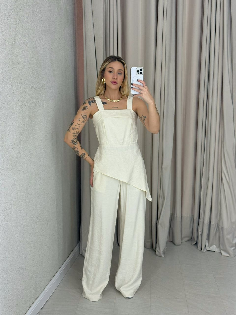 CONJUNTO CAILANY BLUSA ASSIMÉTRICA MARFIM