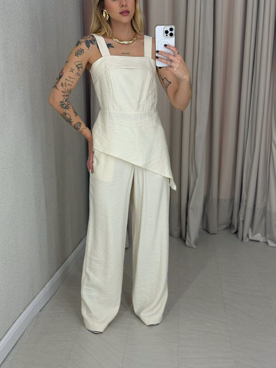 CONJUNTO CAILANY BLUSA ASSIMÉTRICA MARFIM