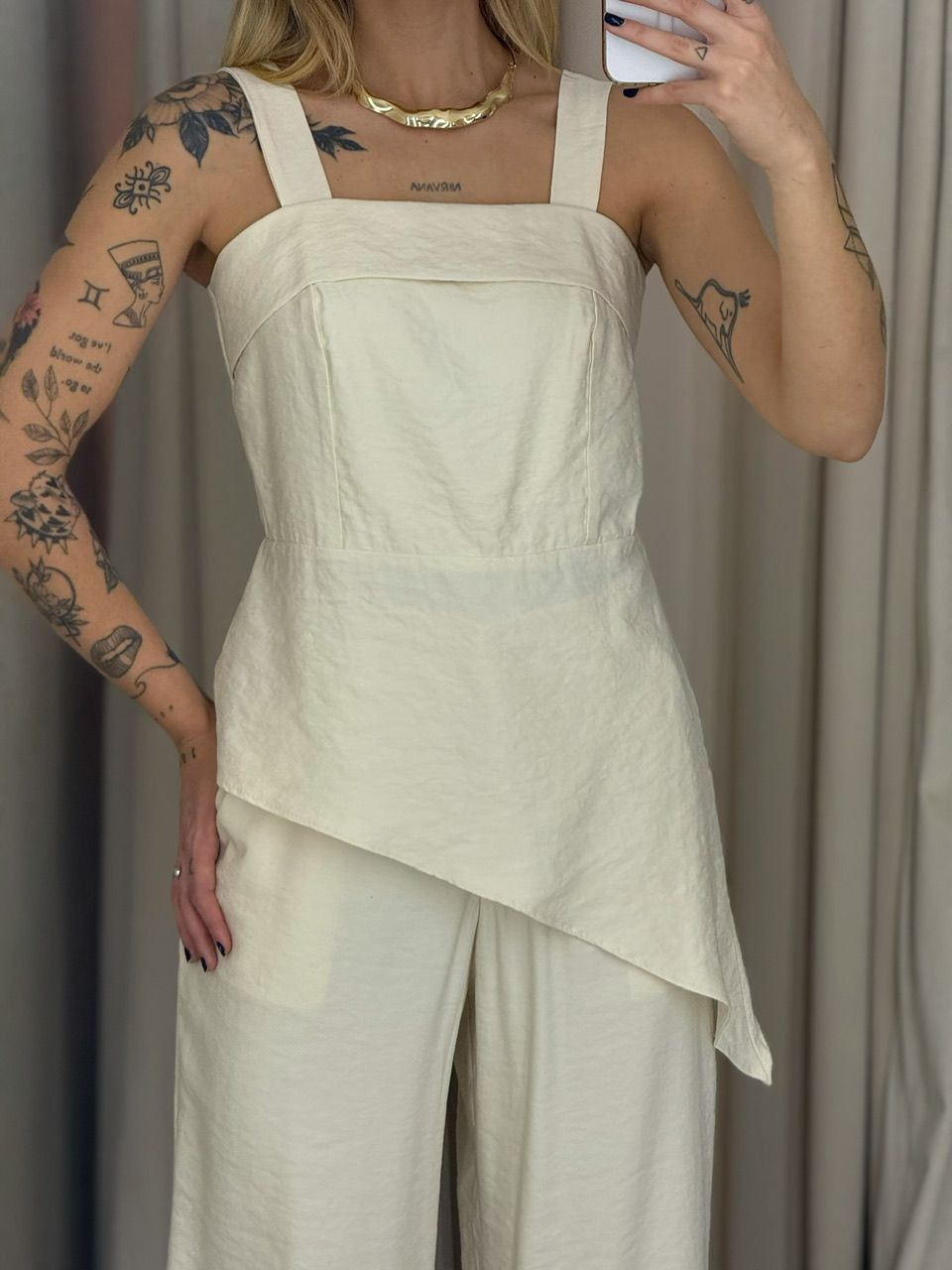 CONJUNTO CAILANY BLUSA ASSIMÉTRICA MARFIM