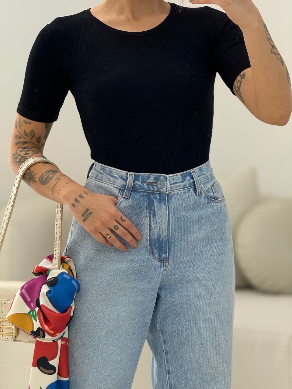 BLUSA ANANDA BASIC PRETA