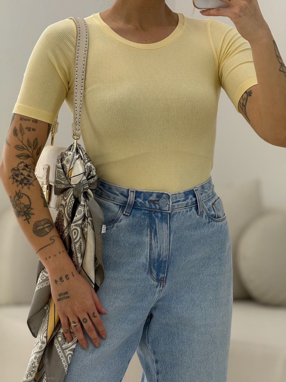 BLUSA ANANDA BASIC YELLOW BUTTER