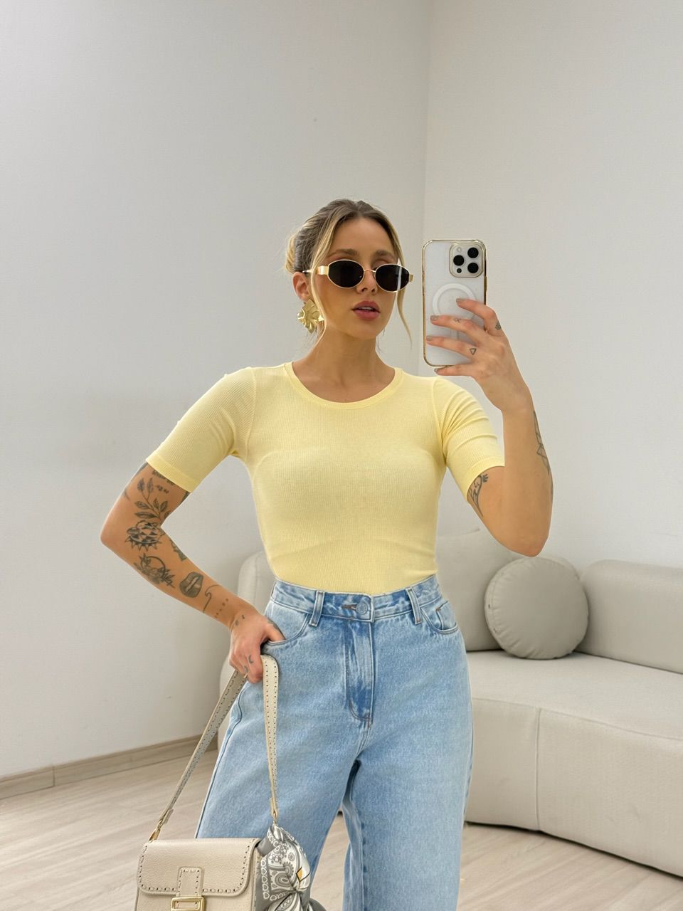 BLUSA ANANDA BASIC YELLOW BUTTER - 0067410431 - CAROLLA FERRARO