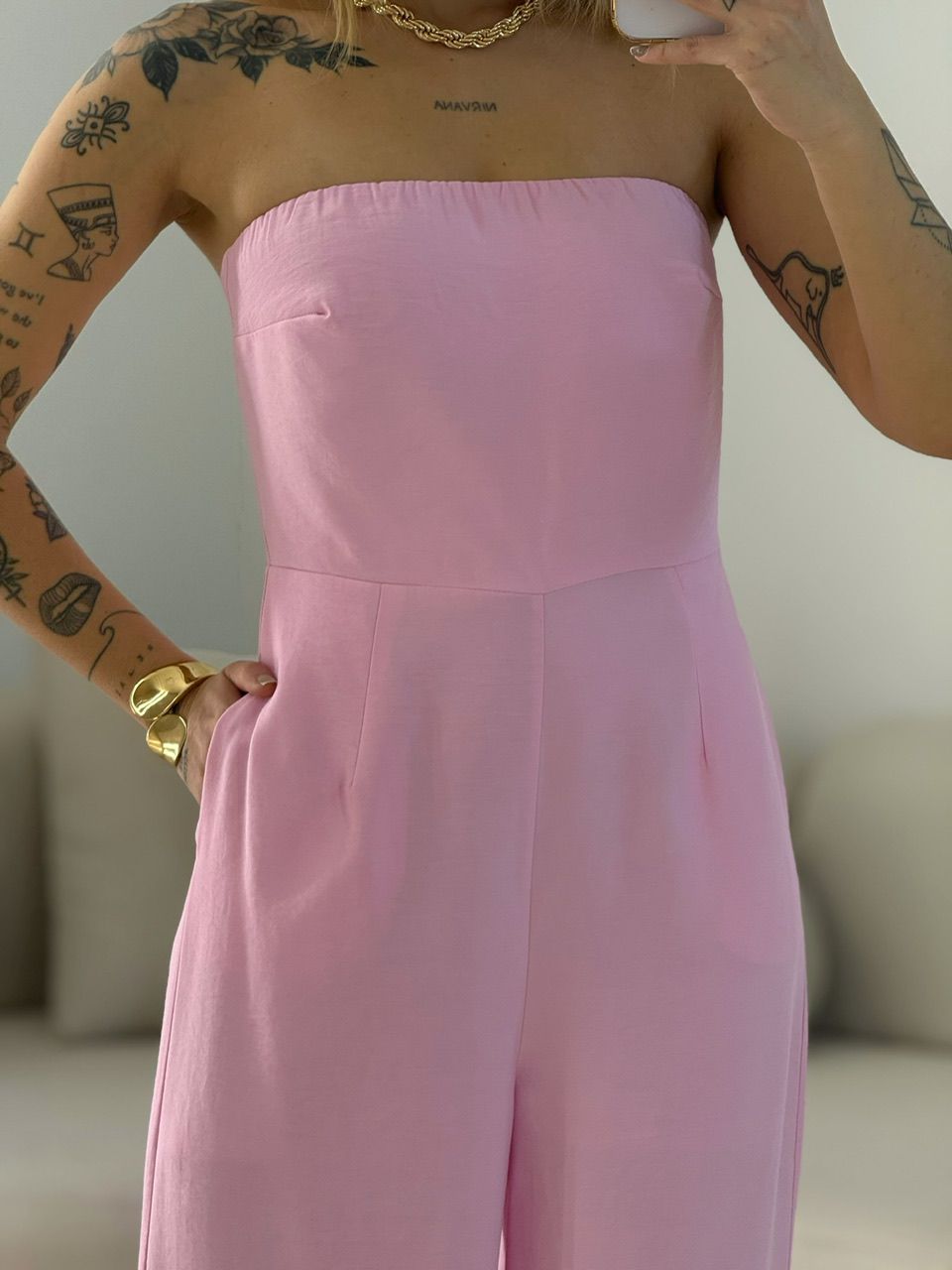 MACACÃO LEILA TOMARA QUE CAIA ROSA