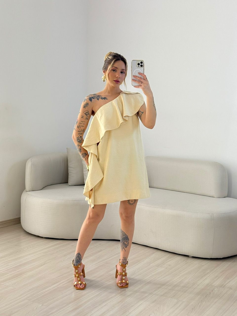 VESTIDO ANA LIA CURTO YELLOW BUTTER