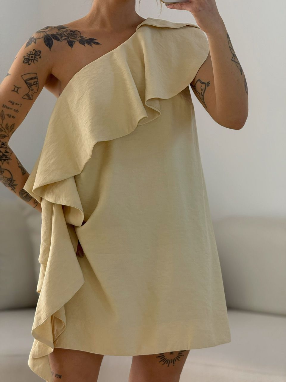 VESTIDO ANA LIA CURTO YELLOW BUTTER