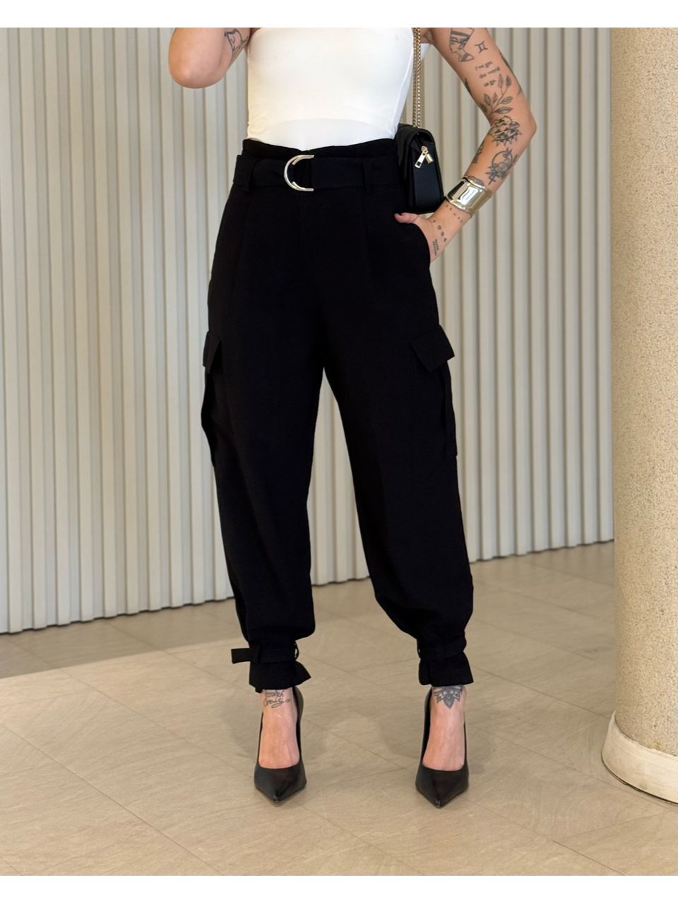 CALÇA SOLANGE CARGO PRETO - 0068940032 - CAROLLA FERRARO