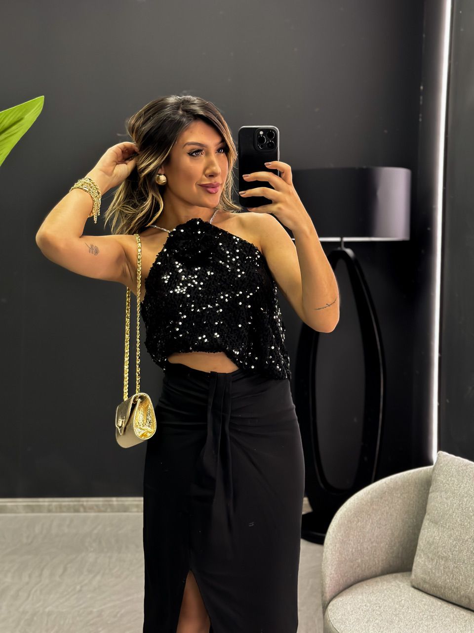 BLUSA PAETÊ ALÇA STRASS PRETA