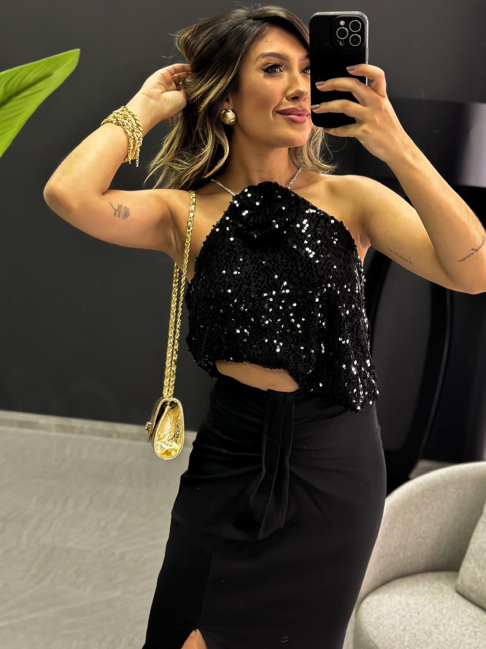 BLUSA PAETÊ ALÇA STRASS PRETA - 0045320033 - CAROLLA FERRARO