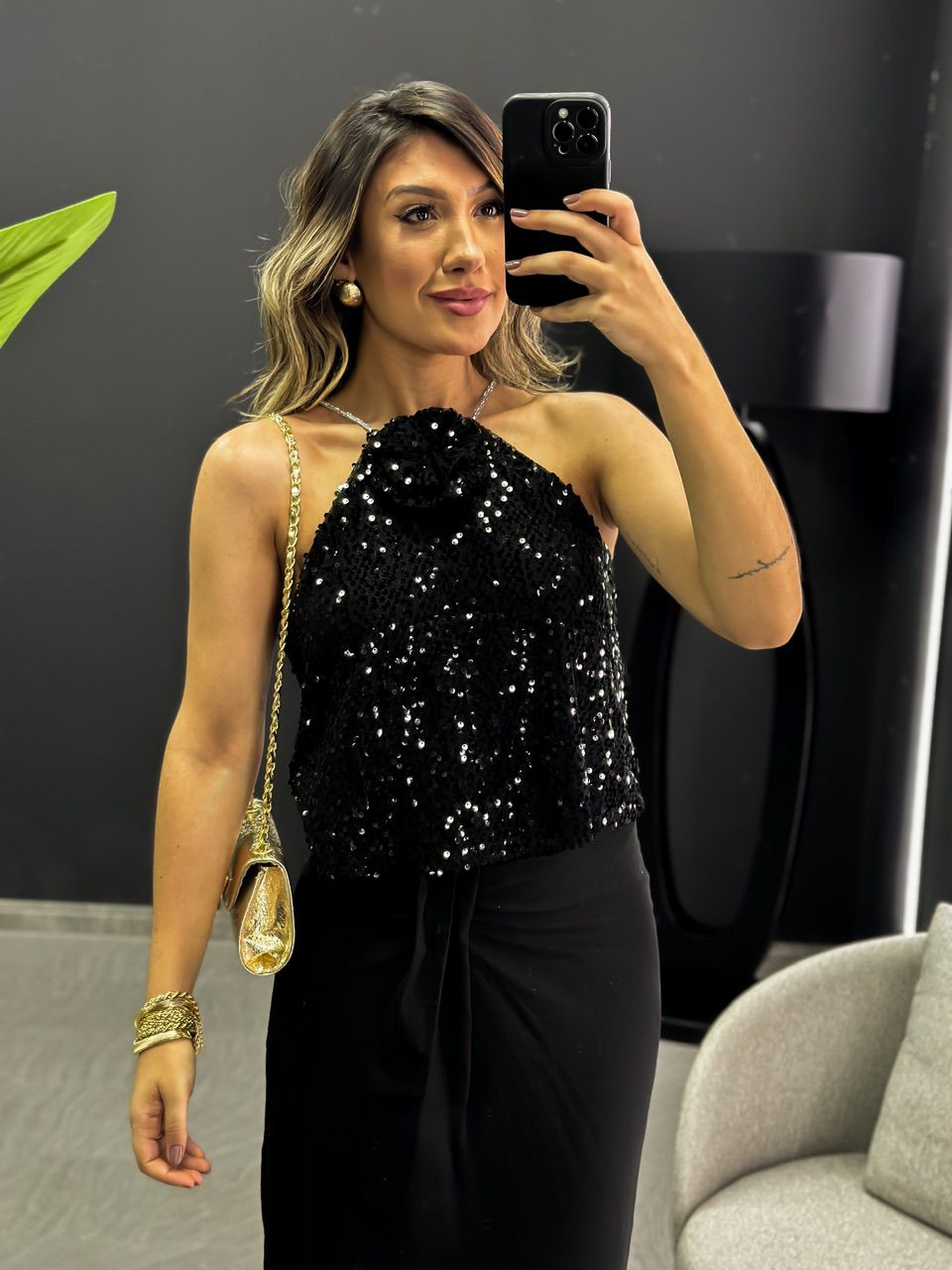 BLUSA PAETÊ ALÇA STRASS PRETA