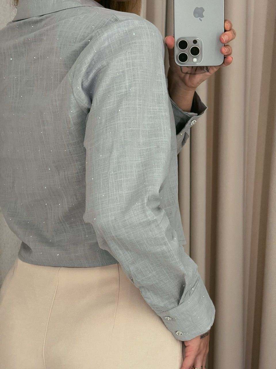 CAMISA BRILHO CROPPED CINZA
