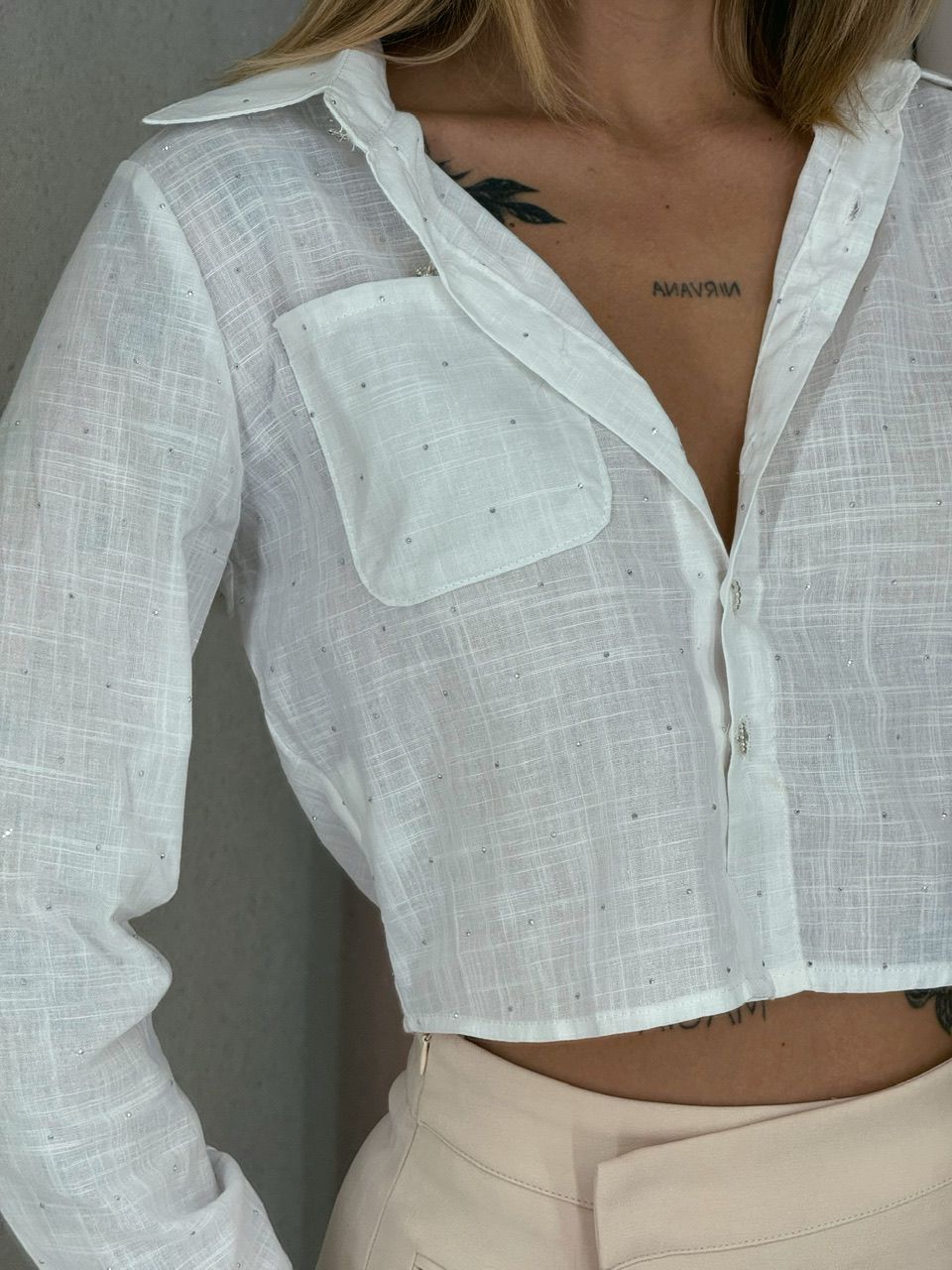 CAMISA BRILHO CROPPED OFF