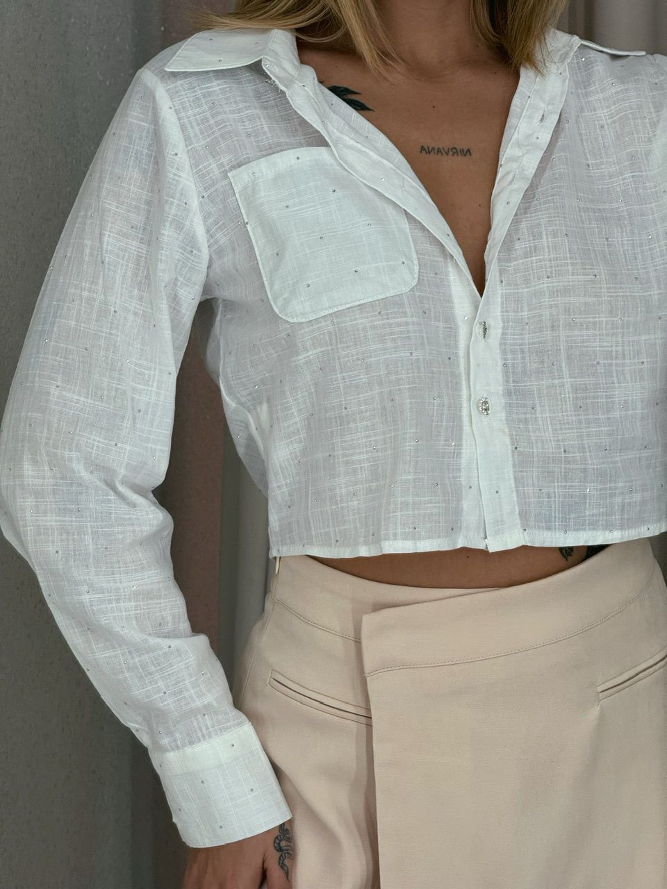 CAMISA BRILHO CROPPED OFF