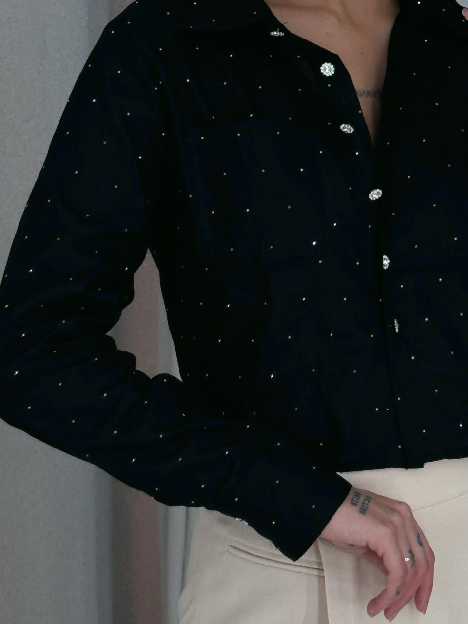 CAMISA BRILHO CROPPED PRETA