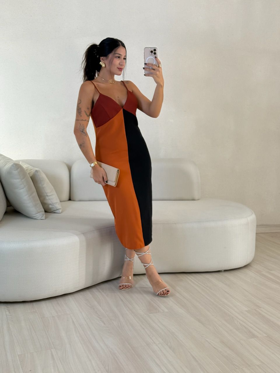 VESTIDO TACIANA ALÇA TERRA/PRETO - 0057270398 - CAROLLA FERRARO