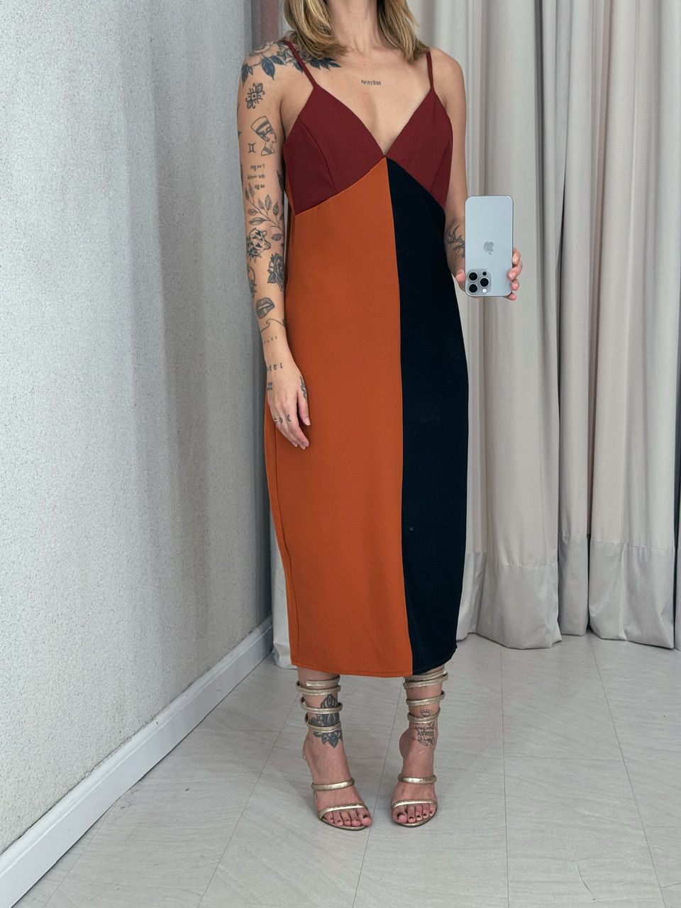 VESTIDO TACIANA ALÇA TERRA/PRETO