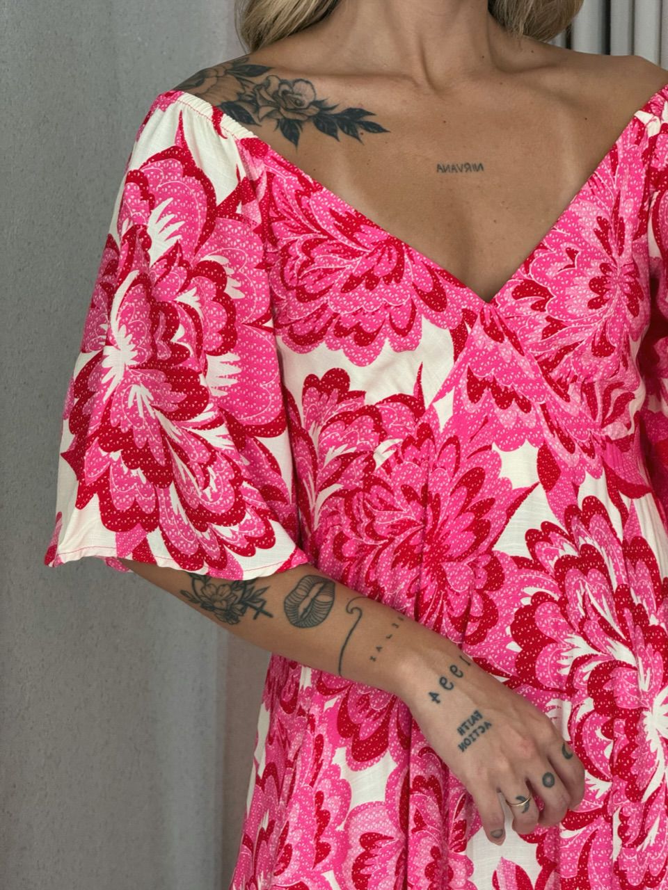 VESTIDO PRISCILA MANGA ROSA